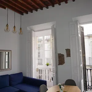 apartamentos-mediterranea-centro.hotelsinnerja.org/